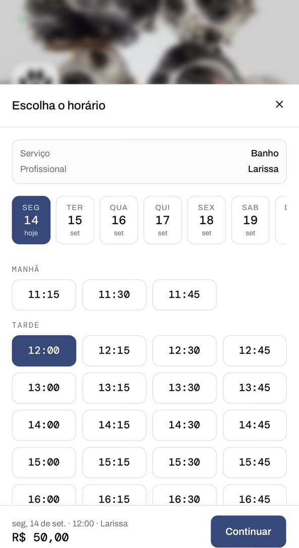 Tela real de agendamento: cliente escolhendo horário do serviço Banho com Larissa, na vitrine da Patas & Mimos